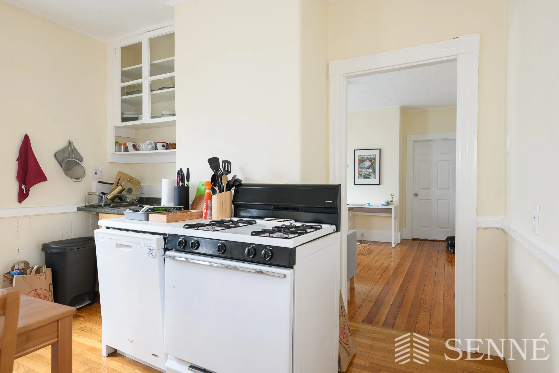 3 bed, 1 bath apartment for rent at 16-18 Bristol St Unit 2, Wellington-Harrington — photo 4 of 10
