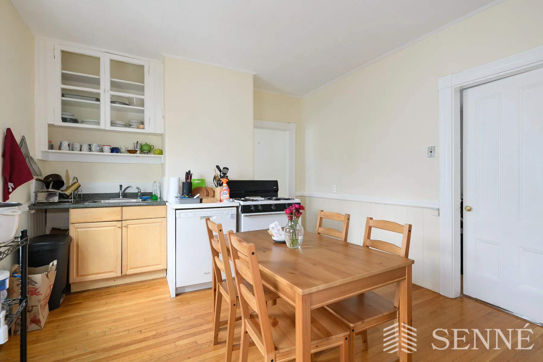 3 bed, 1 bath apartment for rent at 16-18 Bristol St Unit 2, Wellington-Harrington — photo 3 of 10