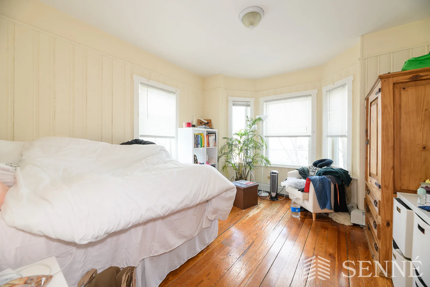 3 bed, 1 bath apartment for rent at 16-18 Bristol St Unit 2, Wellington-Harrington — photo 6 of 10