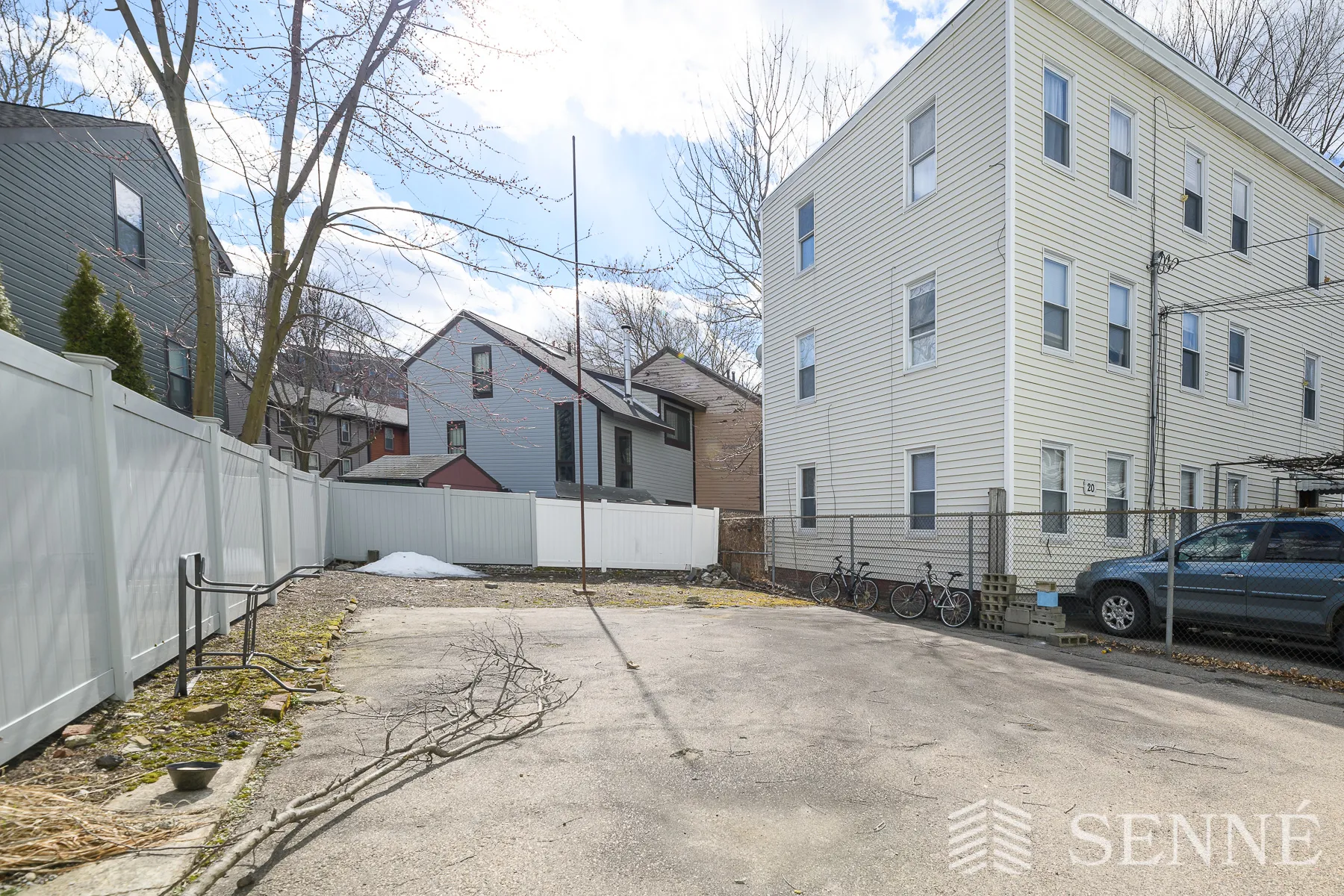 3 bed, 1 bath apartment for rent at 16-18 Bristol St Unit 2, Wellington-Harrington — photo 9 of 10