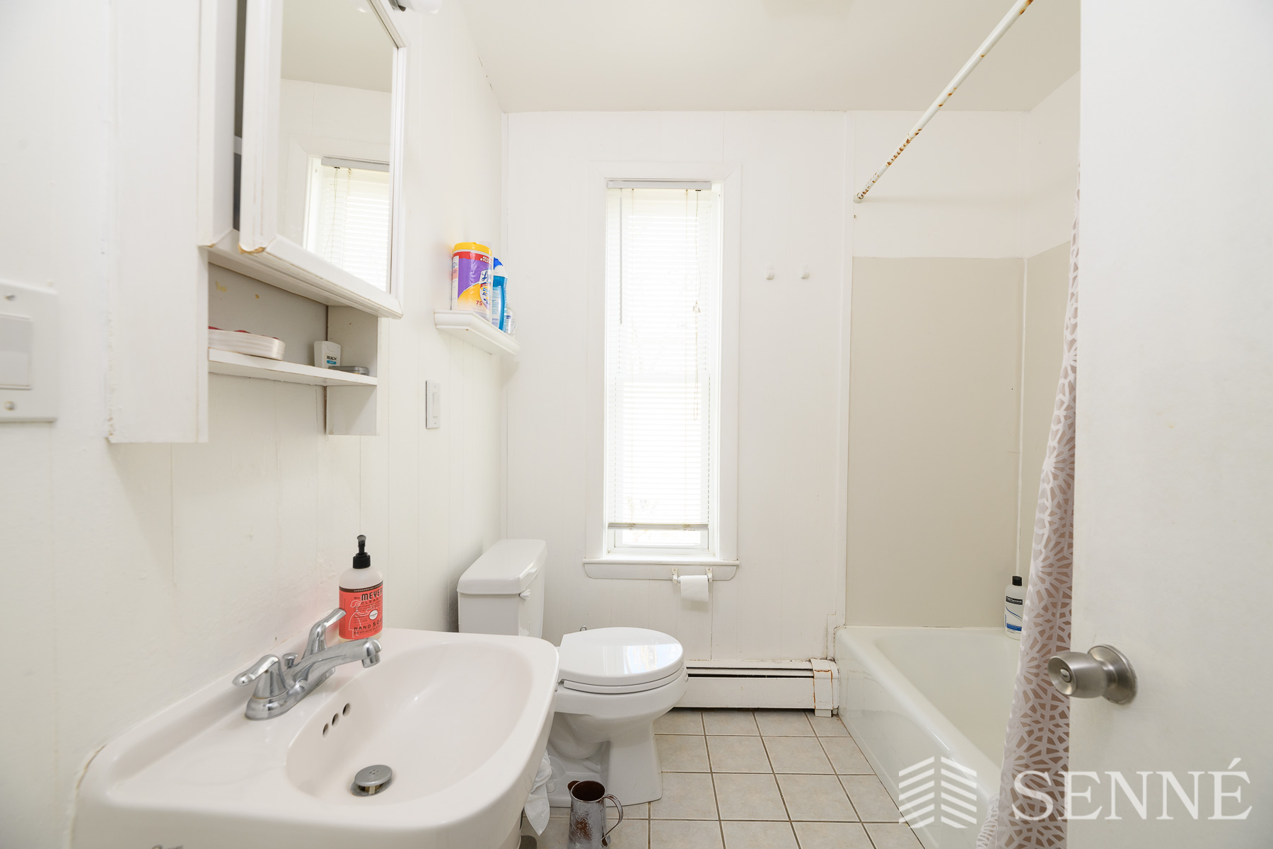 3.5 bed, 1 bath apartment for rent at 16-18 Bristol St Unit 3, Wellington-Harrington — photo 7 of 9