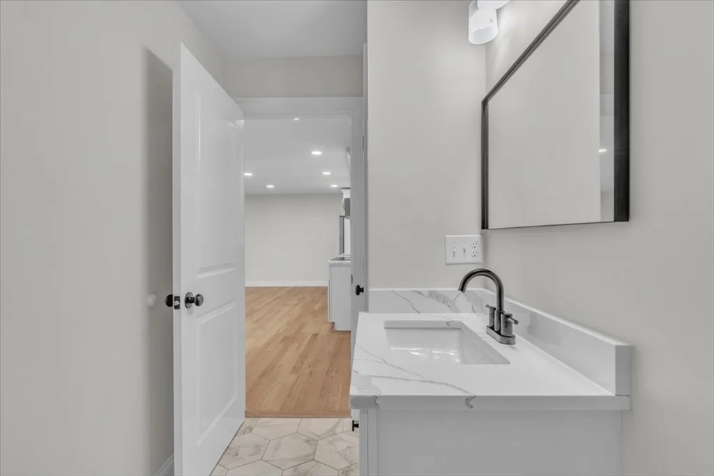 3 bed, 2 bath apartment for rent at 16-18 Peckham Ave Unit 2, Brockton — photo 11 of 27