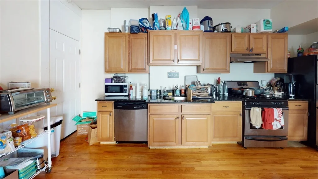 3 bed, 1 bath apartment for rent at 16-22 Reedsdale Unit 16, Boston — photo 2 of 11
