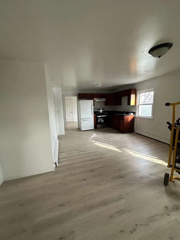 2 bed, 1 bath apartment for rent at 16 2nd Unit 3, Lowell — photo 1 of 4