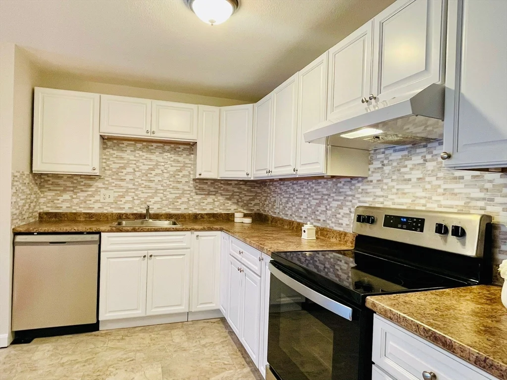 2 bed, 1 bath apartment for rent at 16-A Mayberry Dr Unit 1, Westborough — photo 12 of 15