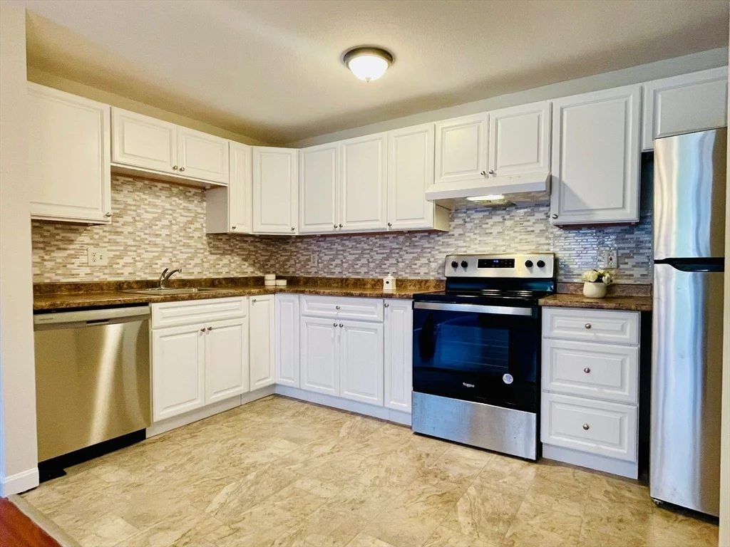 2 bed, 1 bath apartment for rent at 16-A Mayberry Dr Unit 1, Westborough — photo 1 of 15