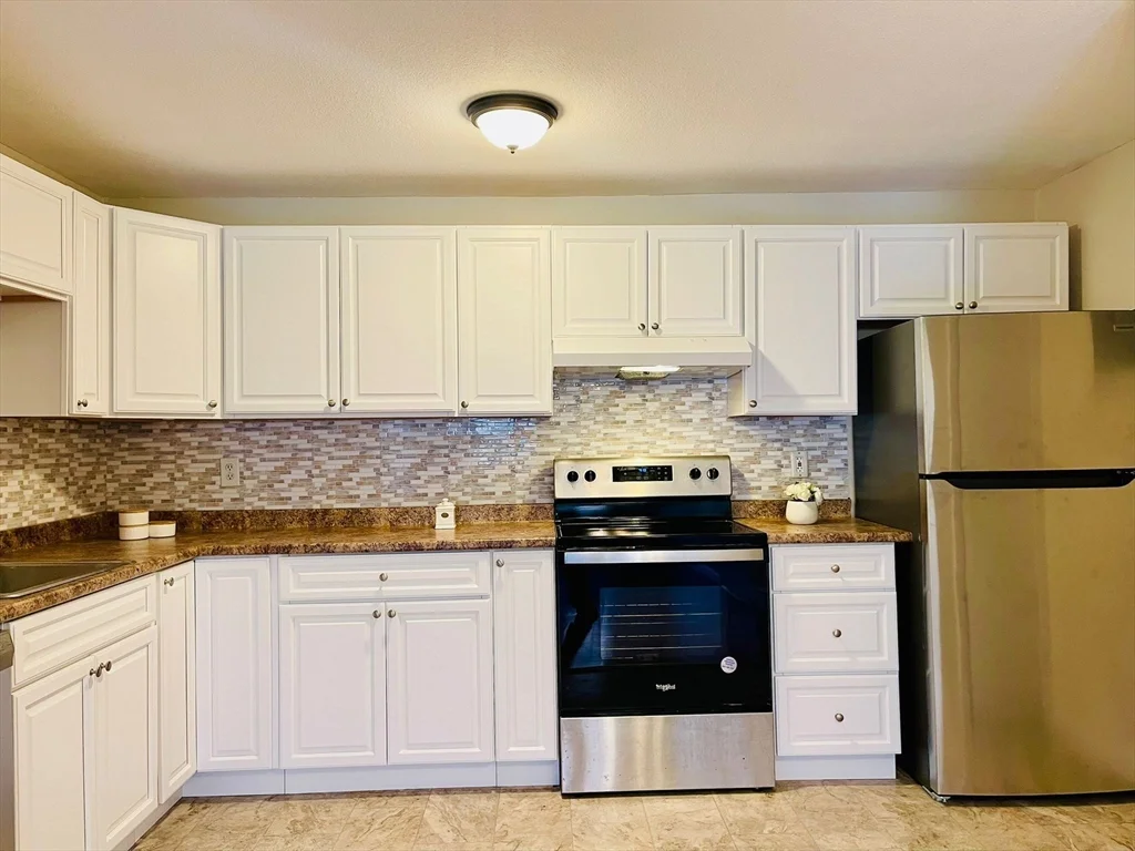 2 bed, 1 bath apartment for rent at 16-A Mayberry Dr Unit 1, Westborough — photo 2 of 15