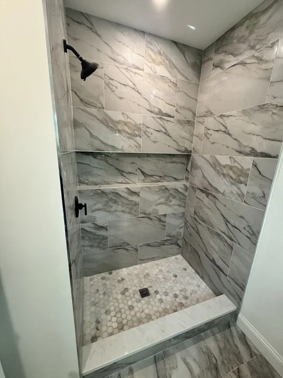 3 bed, 1 bath apartment for rent at 16 Adams St Unit 1, Hyde Park — photo 6 of 15