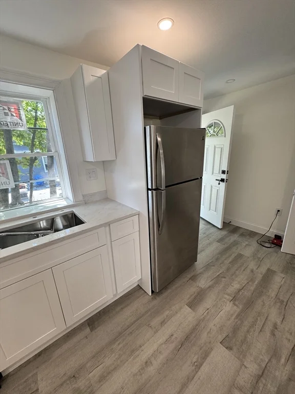 3 bed, 1 bath apartment for rent at 16 Adams St Unit 1, Hyde Park — photo 4 of 15