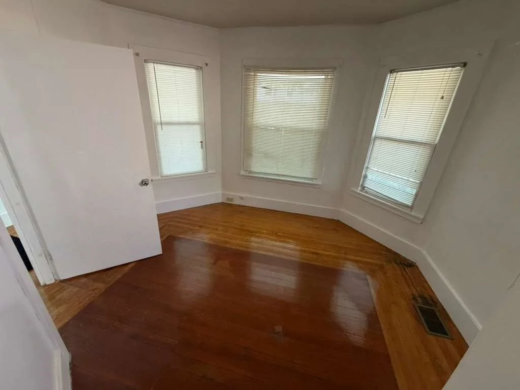 4 bed, 1 bath apartment for rent at 16 Alderman St Unit 1, Springfield — photo 6 of 7