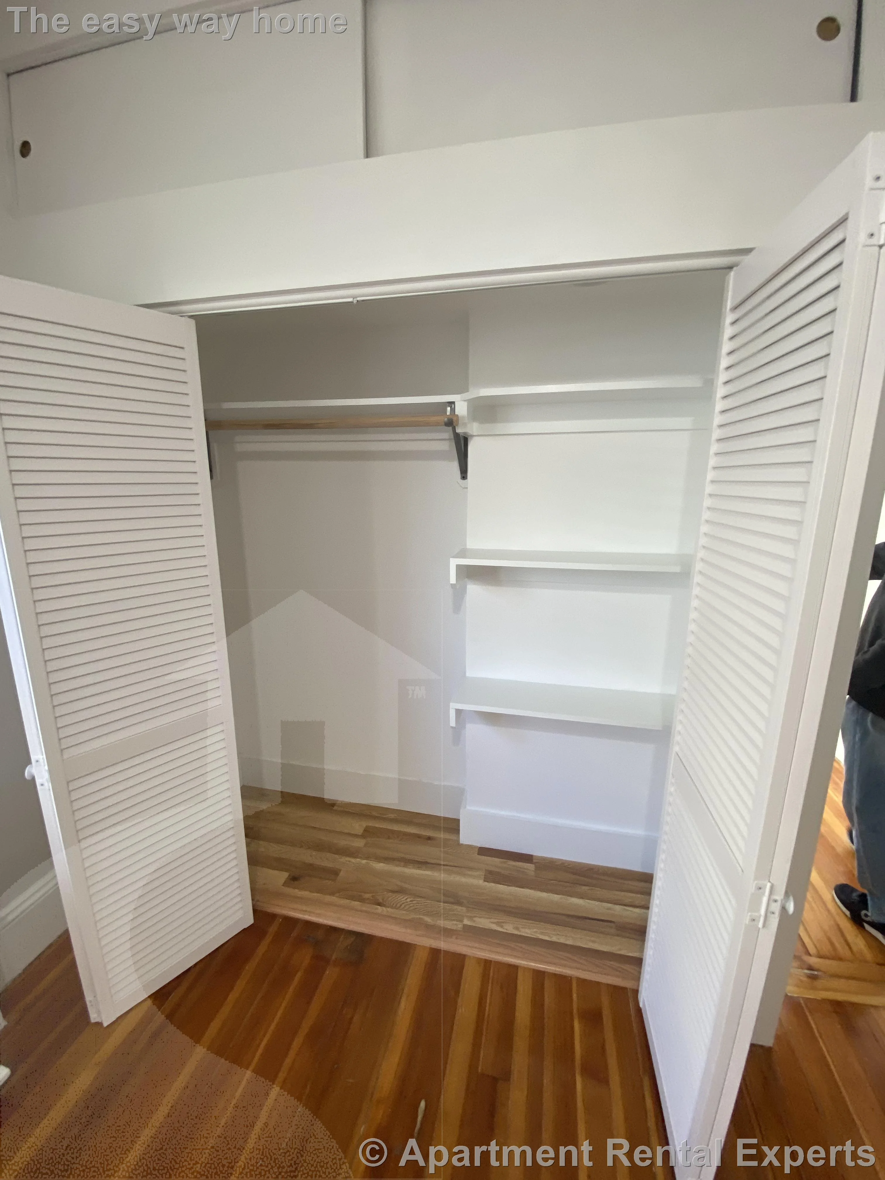 2 bed, 1 bath apartment for rent at 16 Alexander Ave, Tufts — photo 10 of 17