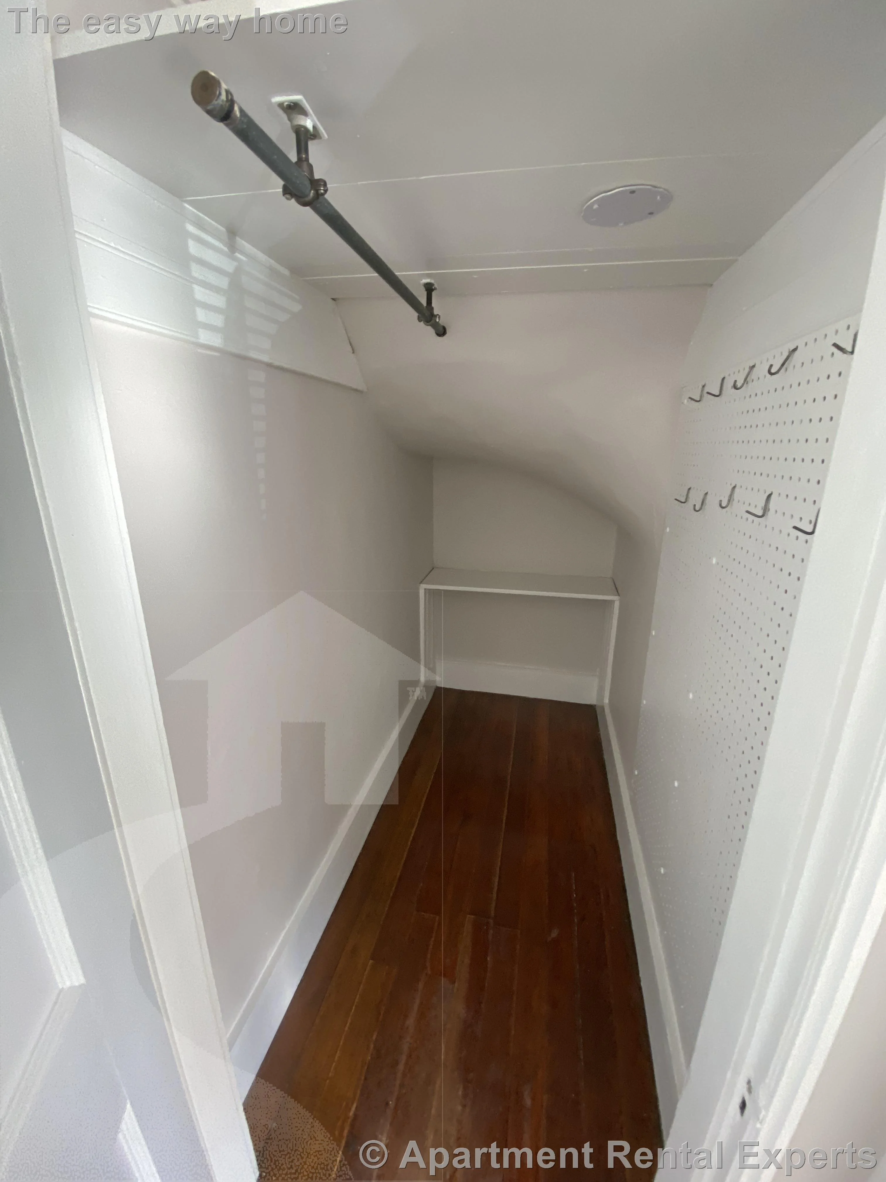 2 bed, 1 bath apartment for rent at 16 Alexander Ave, Tufts — photo 9 of 17