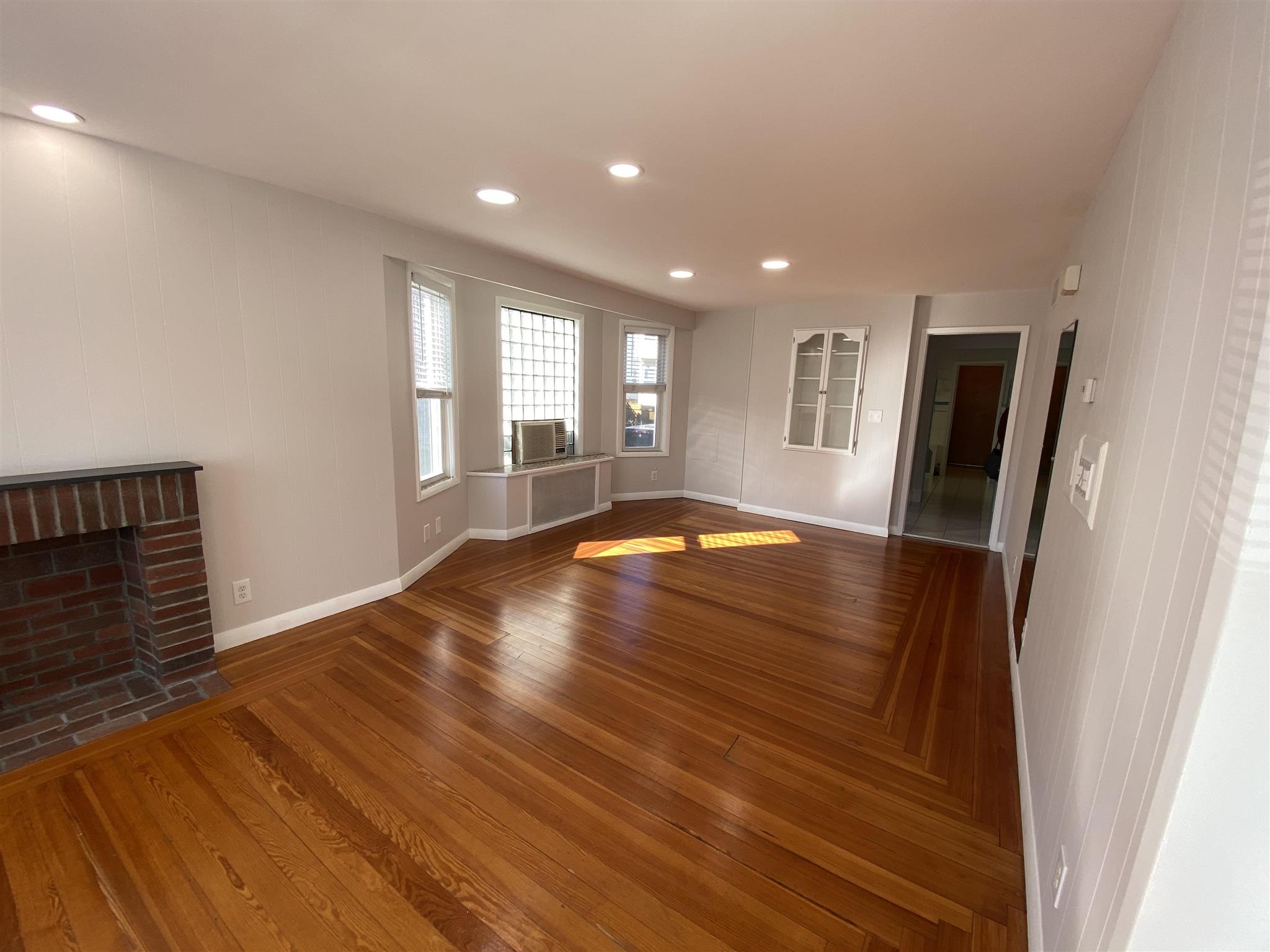 2.5 bed, 1 bath apartment for rent at 16 Alexander Ave Unit 1, South Medford — photo 4 of 17