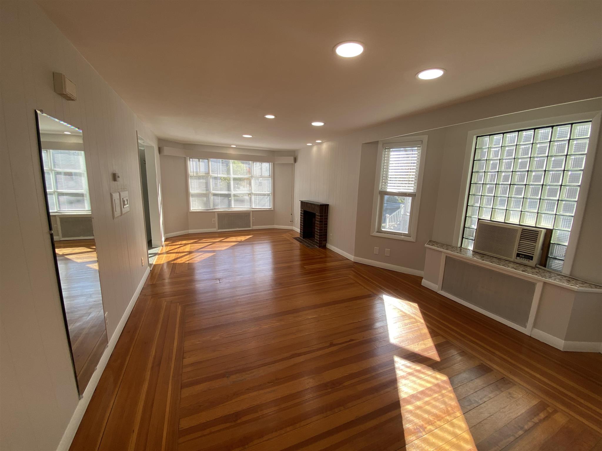 2.5 bed, 1 bath apartment for rent at 16 Alexander Ave Unit 1, South Medford — photo 2 of 17