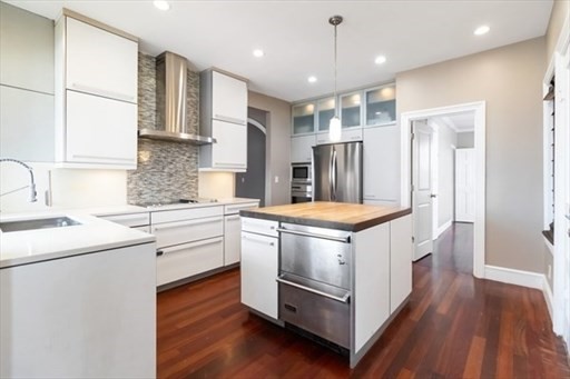 3 bed, 2 bath apartment for rent at 16 Allston Unit 1, Dorchester — photo 7 of 7