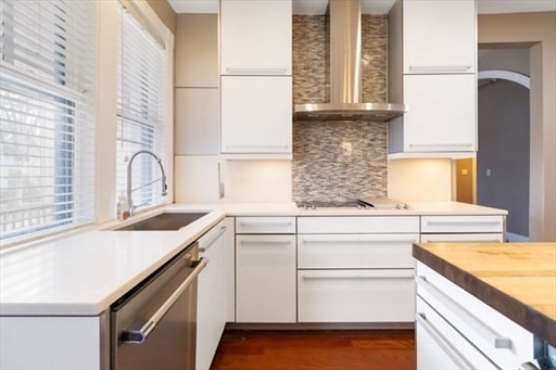 3 bed, 2 bath apartment for rent at 16 Allston Unit 1, Dorchester — photo 2 of 7