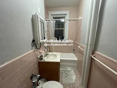 2 split bed, 1 bath apartment for rent at 16 Alton Pl Unit 1, Coolidge Corner — photo 7 of 9