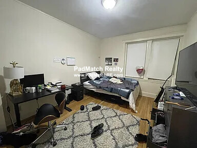 2 split bed, 1 bath apartment for rent at 16 Alton Pl Unit 1, Coolidge Corner — photo 9 of 9