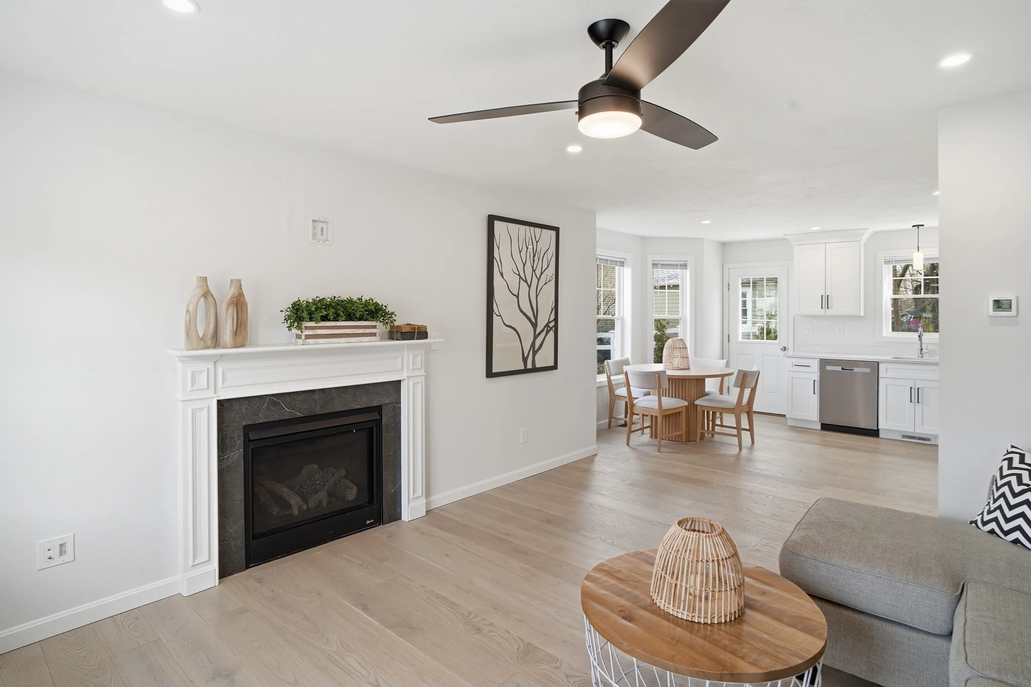 2 bed, 1 bath apartment for rent at 16 Ambrose Way Unit 16, Shirley Center — photo 4 of 31