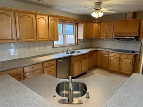 3 bed, 2 bath apartment for rent at 16 Amor Rd, Milton — photo 11 of 42
