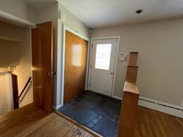 3 bed, 2 bath apartment for rent at 16 Amor Rd, Milton — photo 4 of 42