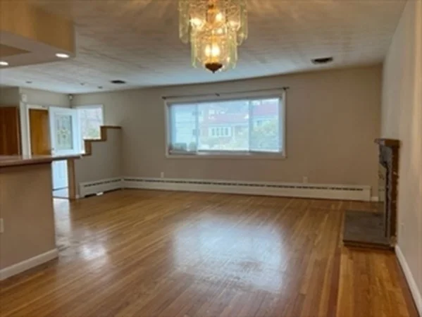3 bed, 2 bath apartment for rent at 16 Amor Rd, Milton — photo 8 of 42