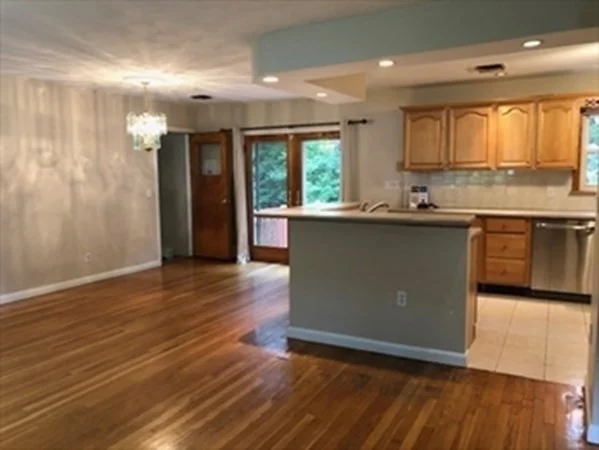 3 bed, 2 bath apartment for rent at 16 Amor Rd, Milton — photo 18 of 42