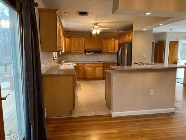 3 bed, 2 bath apartment for rent at 16 Amor Rd Unit 1, Milton — photo 12 of 41