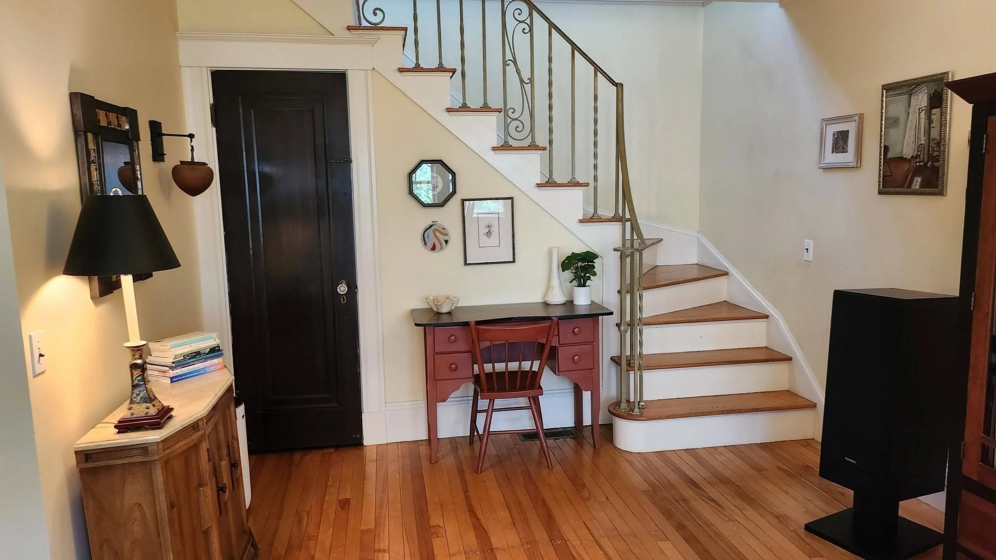 4 bed, 2 bath apartment for rent at 16 Arlington St, Newburyport — photo 3 of 23