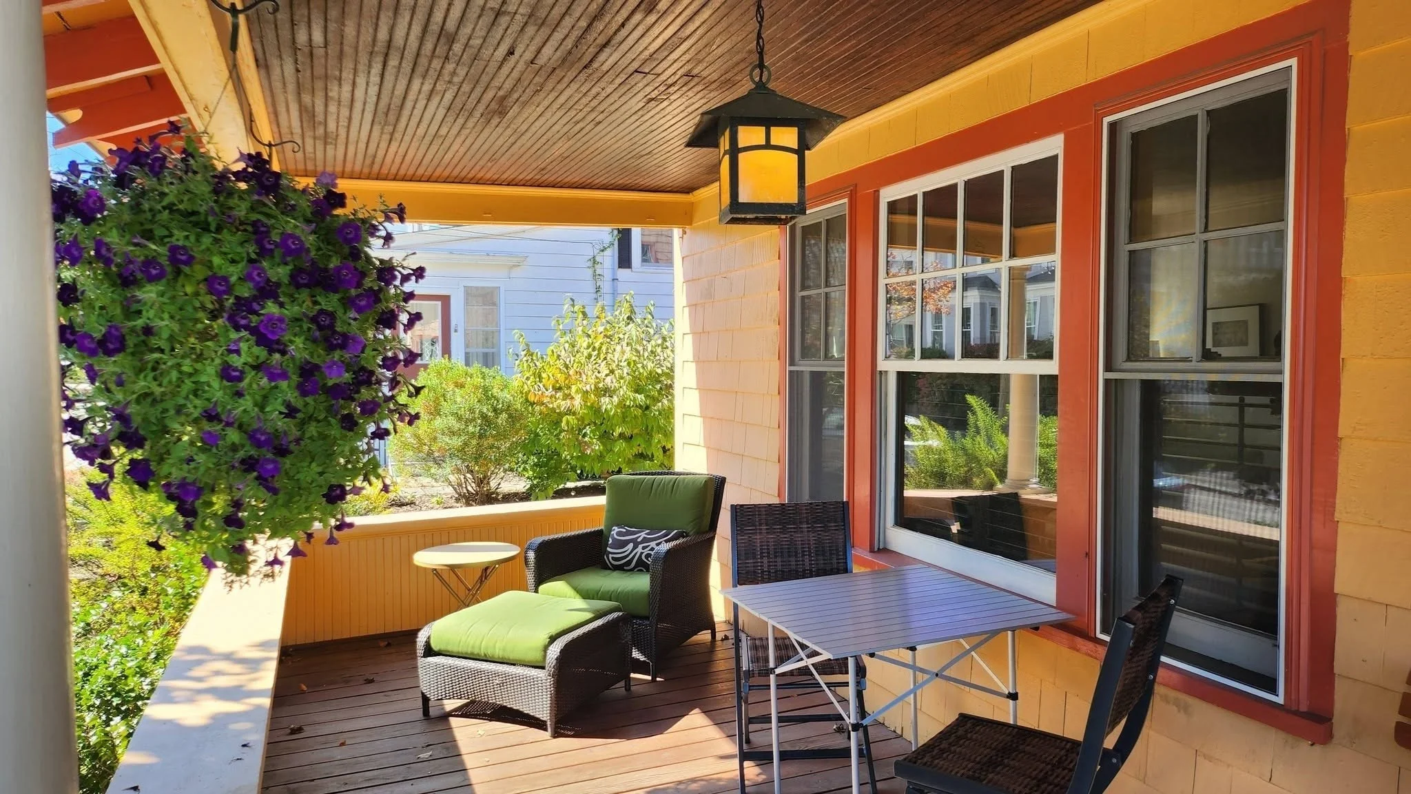 4 bed, 2 bath apartment for rent at 16 Arlington St, Newburyport — photo 1 of 23
