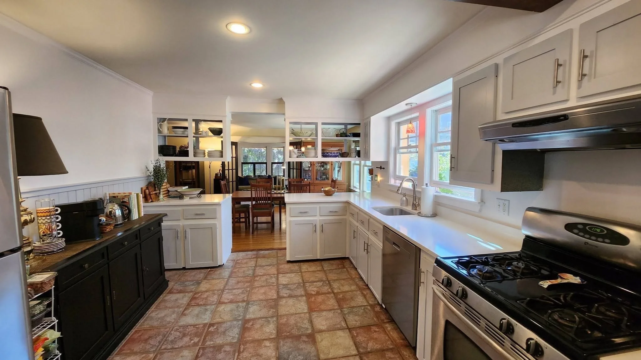 4 bed, 2 bath apartment for rent at 16 Arlington St, Newburyport — photo 6 of 23