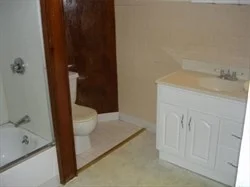 1 bed, 1 bath apartment for rent at 16 Arlington St Unit 2, Everett — photo 4 of 5