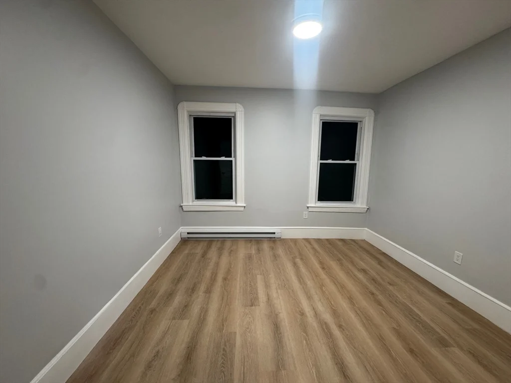 4 bed, 1 bath apartment for rent at 16 Ashton St Unit 1, Worcester — photo 13 of 16