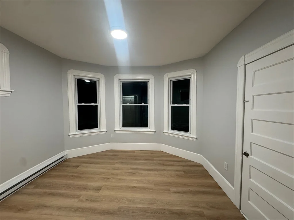 4 bed, 1 bath apartment for rent at 16 Ashton St Unit 1, Worcester — photo 8 of 16