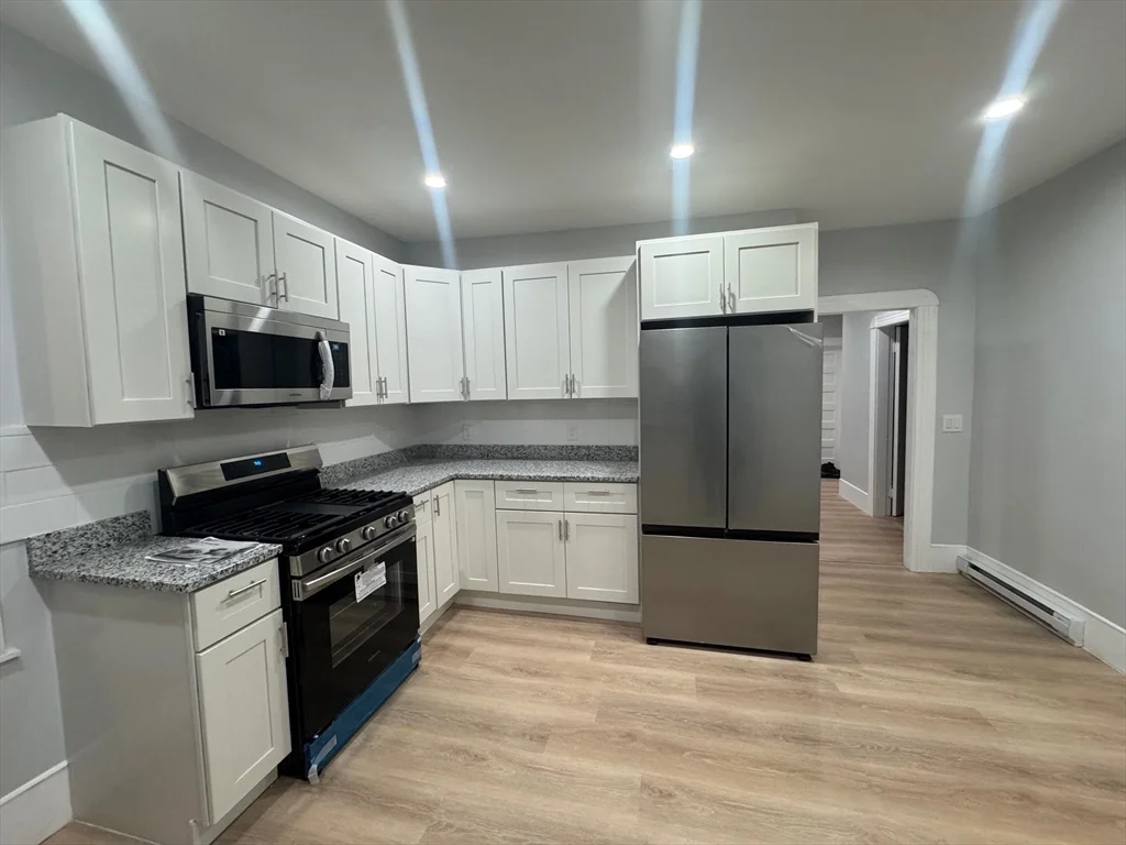 4 bed, 1 bath apartment for rent at 16 Ashton St Unit 1, Worcester — photo 1 of 16