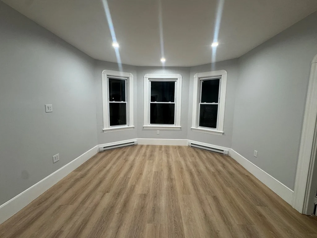 4 bed, 1 bath apartment for rent at 16 Ashton St Unit 1, Worcester — photo 7 of 16