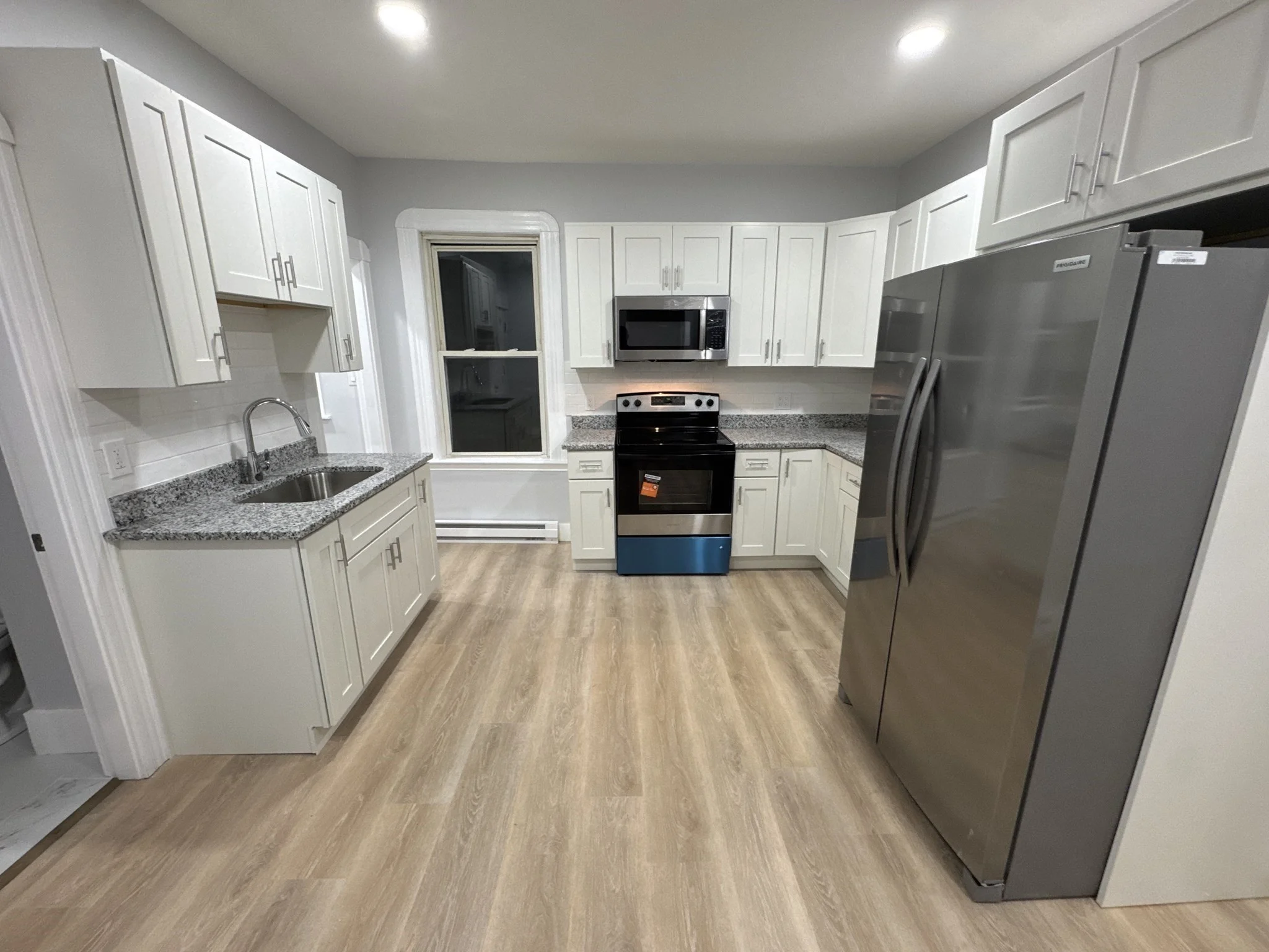 4 bed, 1 bath apartment for rent at 16 Ashton Unit 3, Worcester — photo 7 of 22
