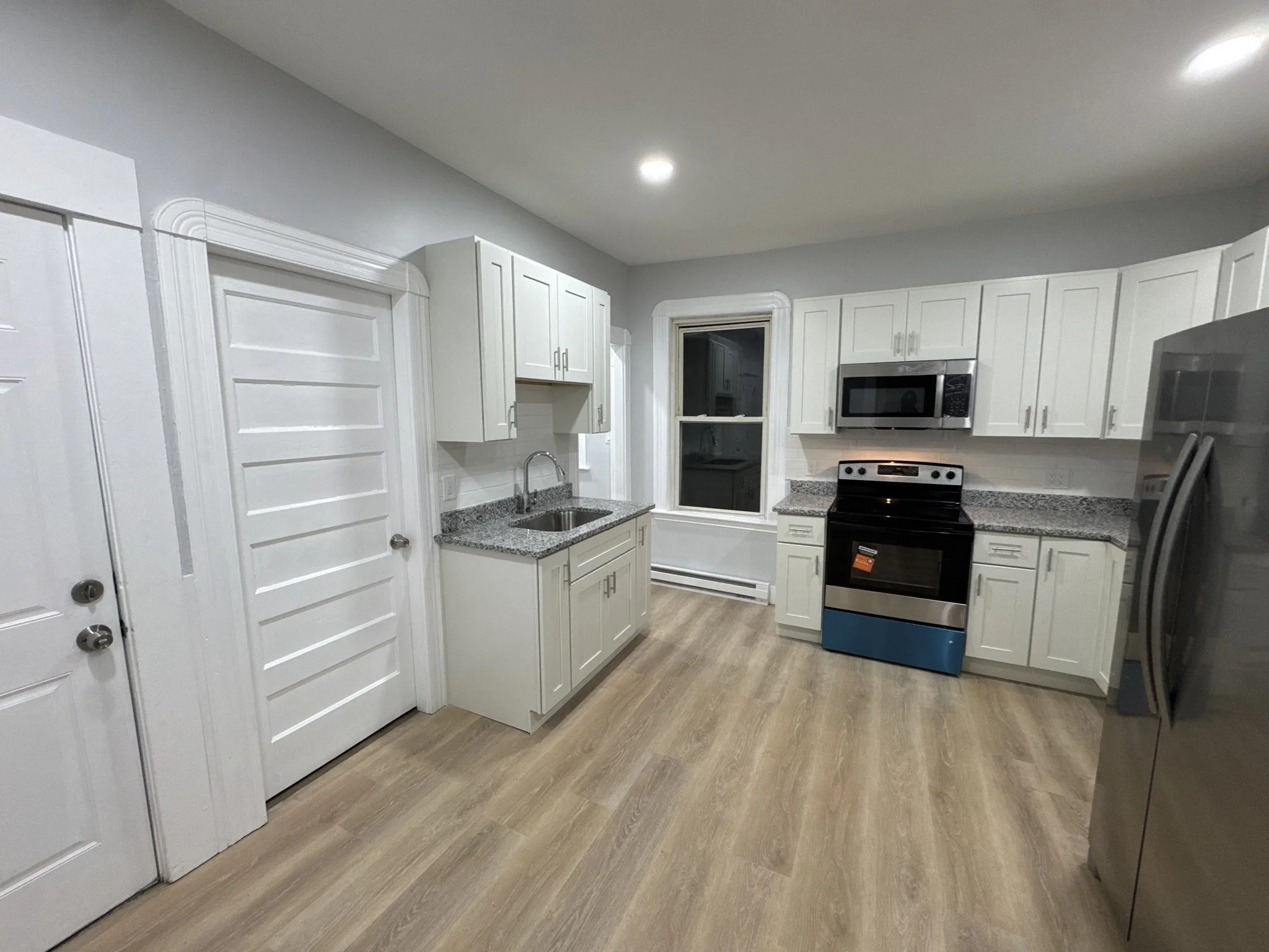 4 bed, 1 bath apartment for rent at 16 Ashton Unit 3, Worcester — photo 8 of 22