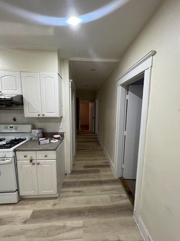 4 bed, 1 bath apartment for rent at 16 Billings Rd Unit 2, Quincy — photo 3 of 17