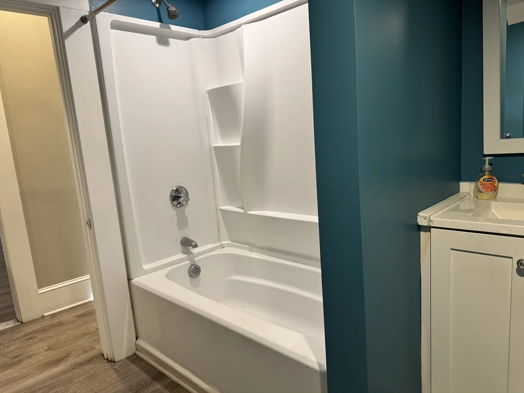 3 bed, 1 bath apartment for rent at 16 Bloomfield St Unit 1, Dorchester — photo 13 of 22