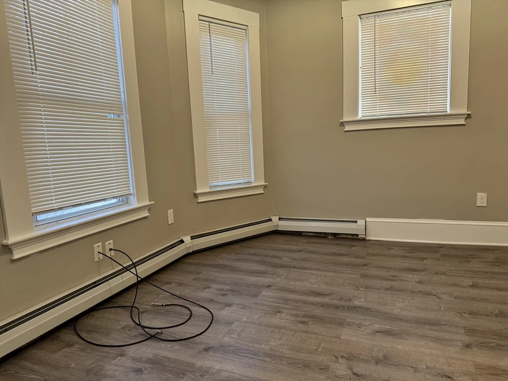 3 bed, 1 bath apartment for rent at 16 Bloomfield St Unit 1, Dorchester — photo 19 of 22