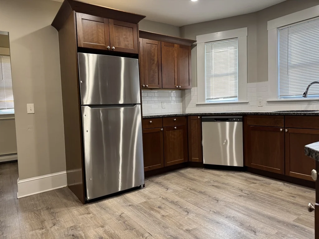 3 bed, 1 bath apartment for rent at 16 Bloomfield St Unit 1, Dorchester — photo 12 of 22