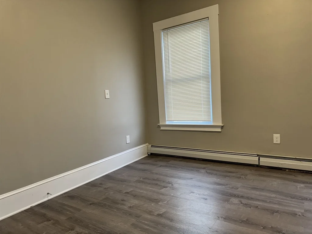 3 bed, 1 bath apartment for rent at 16 Bloomfield St Unit 1, Dorchester — photo 7 of 22