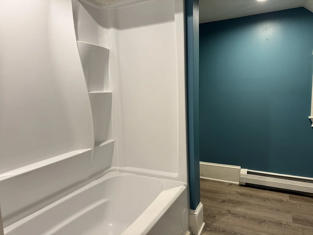 3 bed, 1 bath apartment for rent at 16 Bloomfield St Unit 1, Dorchester — photo 14 of 22