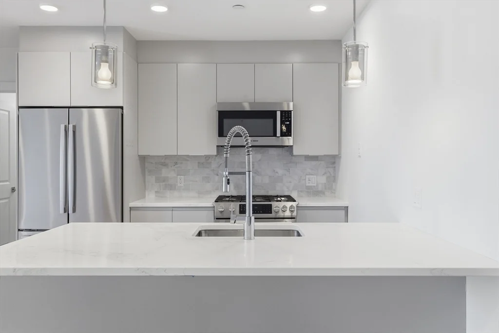 2 bed, 2 bath apartment for rent at 16 Boardman St Unit 202, East Boston — photo 5 of 23