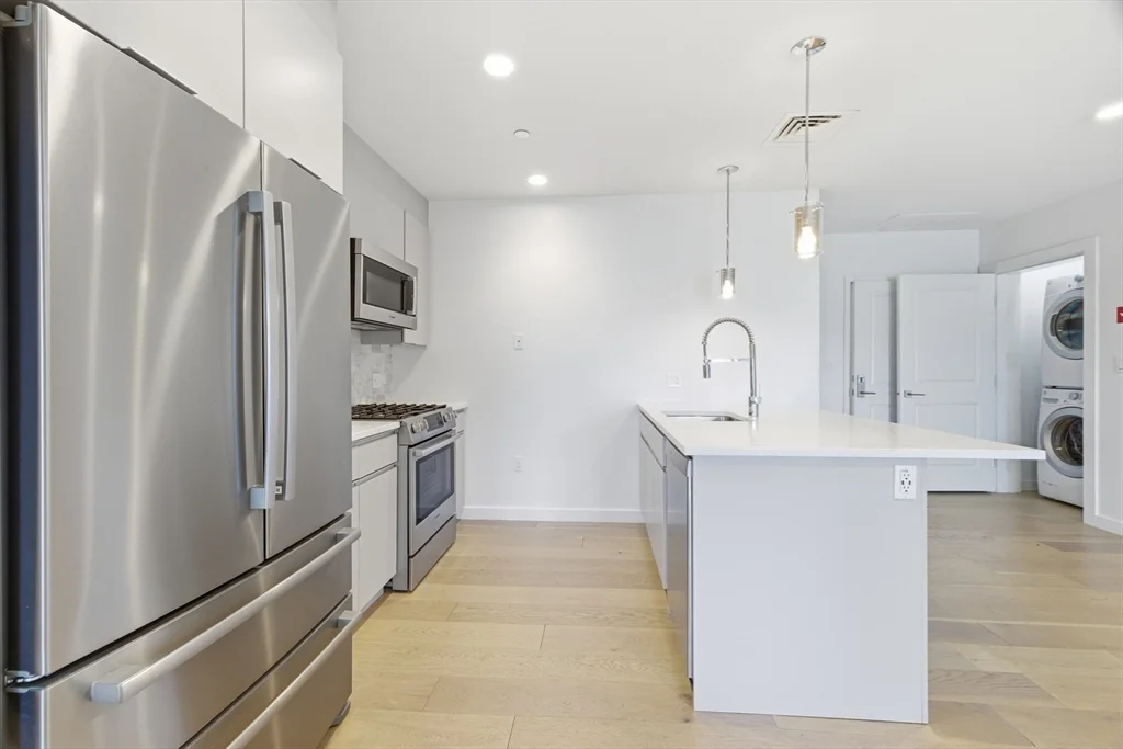 2 bed, 2 bath apartment for rent at 16 Boardman St Unit 202, East Boston — photo 8 of 23