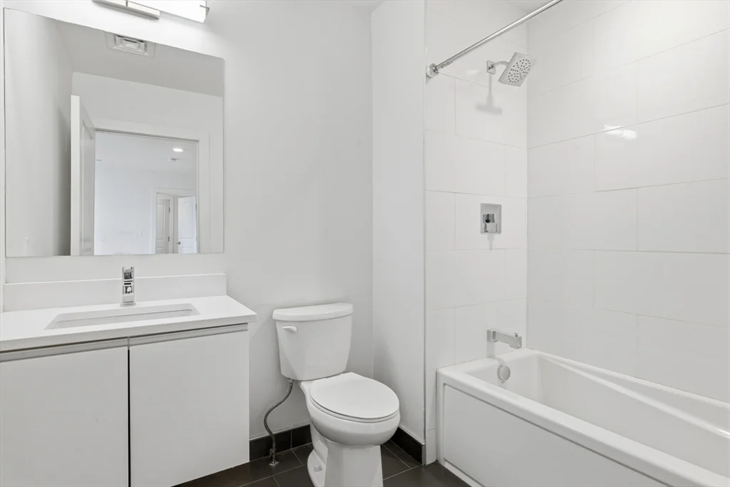 2 bed, 2 bath apartment for rent at 16 Boardman St Unit 202, East Boston — photo 15 of 23