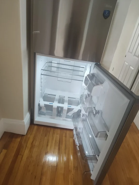 2 bed, 1 bath apartment for rent at 16 Bowdoin St Unit 2, WPI — photo 3 of 13