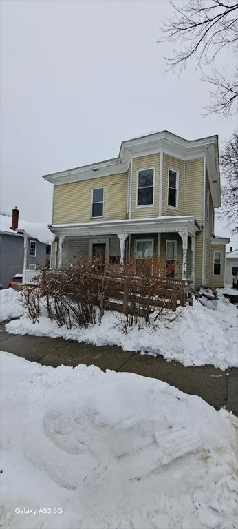 2 bed, 1 bath apartment for rent at 16 Bowdoin St Unit 2, WPI