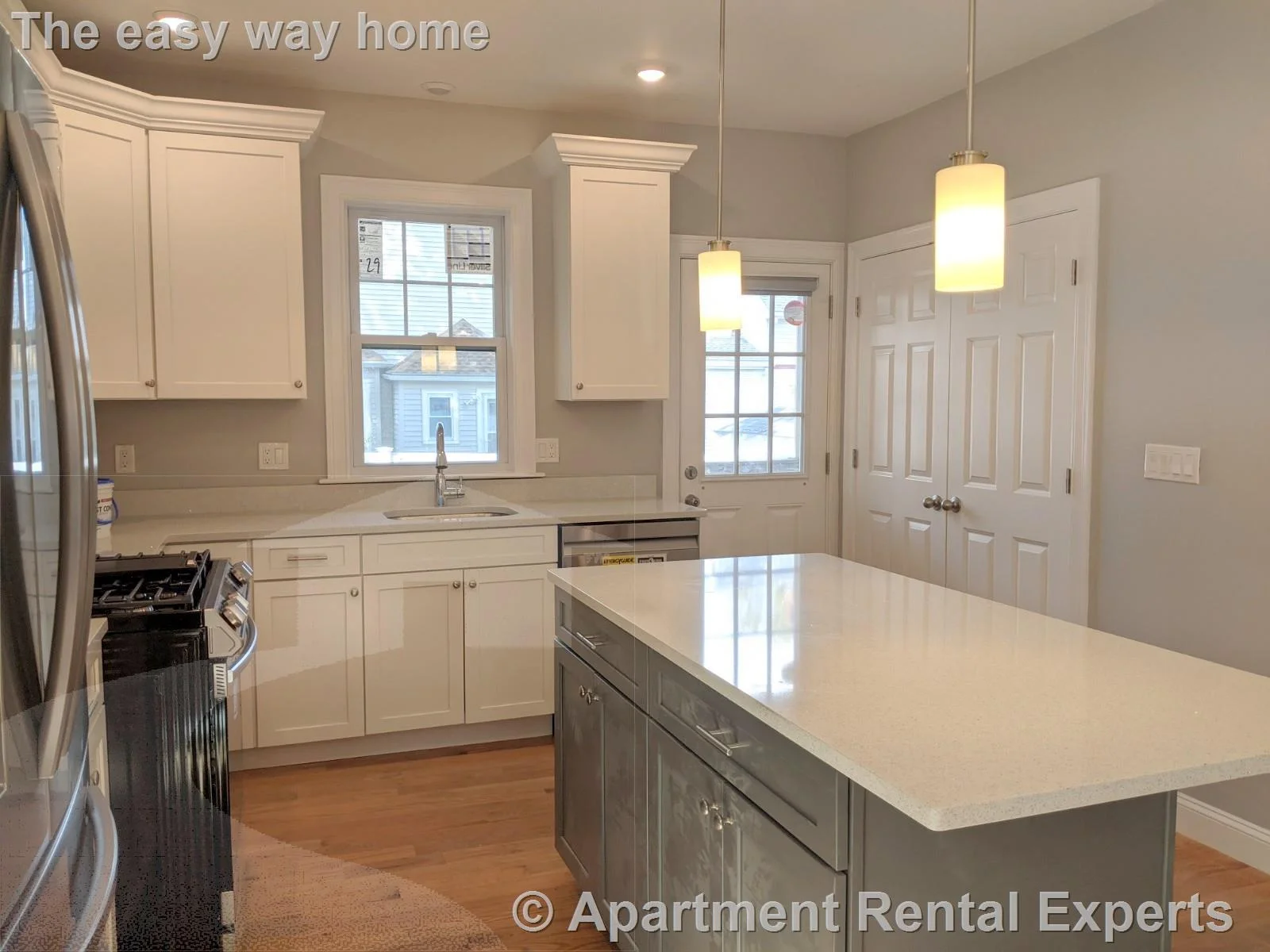 3 bed, 1 bath apartment for rent at 16 Bowen Ave Unit 1, Tufts — photo 3 of 32
